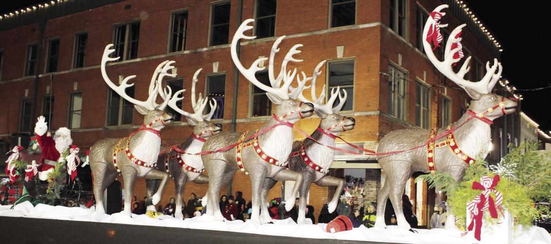 *p2 Santa comes to town 2922.jpg